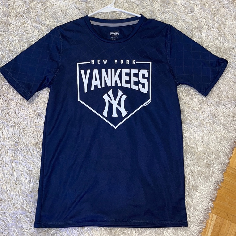⚾️ New York Yankees Youth Shirt ⚾️